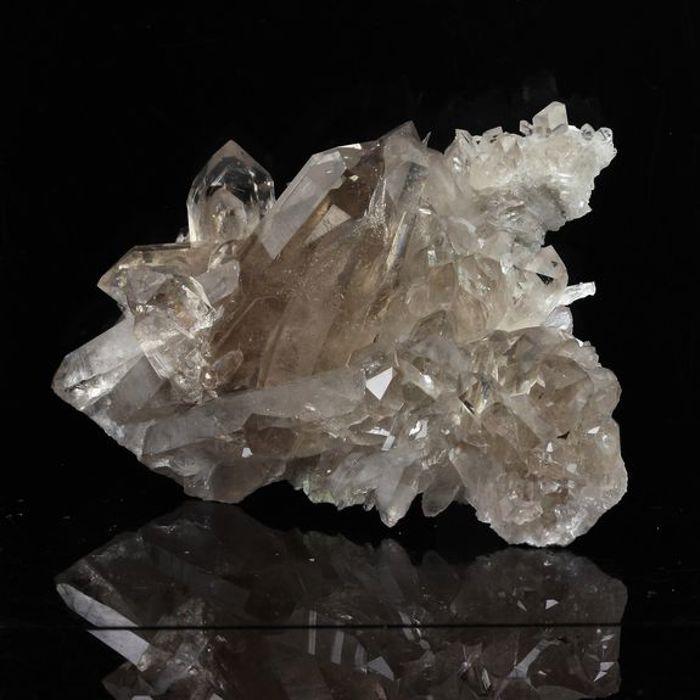 Pierres et Minéraux. Quartz fumé. 326.3 ct. Dome des Petites Rousses, Oz, Isère, France..