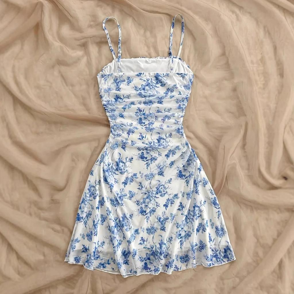 Summer Women's Fashionable and Sexy Dress, Vacation Backless Strappy Dress, Beach Dress