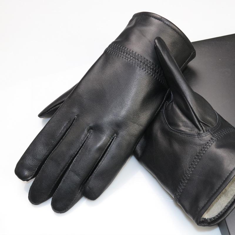 Men's Sheepskin Leather Winter Driving Gloves: Warm, Plush, and Durable for Motorcycle Riding.