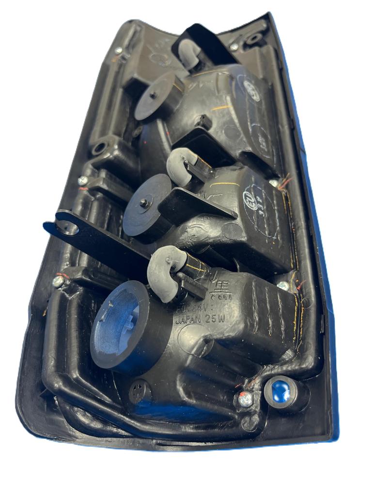 Genuine Toyota Tail Lamp Combination for Land Part Number (Rear Lamp) Lens, Right, Cruiser, 81551-60380