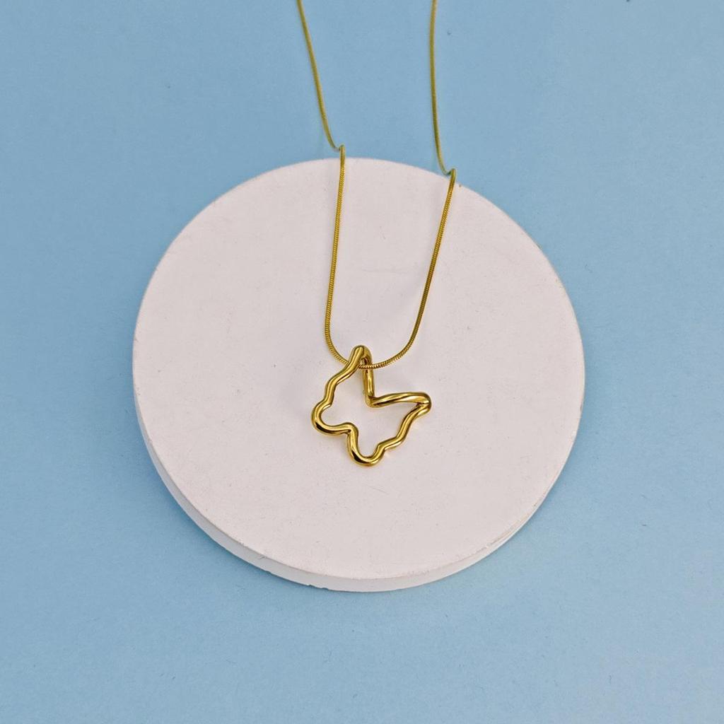 Trendy European & American Peach Heart Necklace - Chic Design for Stylish Women & Students