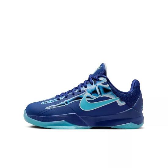 

Nike Kobe 5 GS Protro X-Ray Светящиеся в темноте HM9522-400 GS EU 35.5 синий