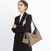 Nischen-Luxus-Einkaufstasche mit einer Schulter, unter dem Arm zu tragen, Crossbody-Tasche mit einem Gefühl von High-End, Echte Leder-Damenhandtasche