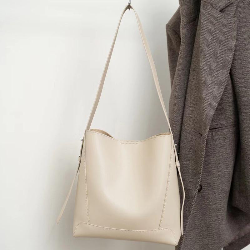Bucket Bag for Women Large Capacity Genuine Leather Bag 2025 New Model Single Shoulder Crossbody Bag Versatile Commuter Tote High-end Niche