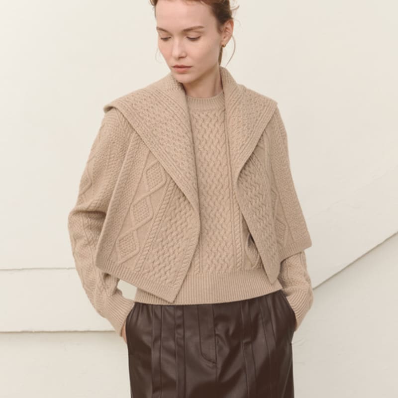 MOON J HOODED CABLE-KNIT MERINO SCARF - BEIGE