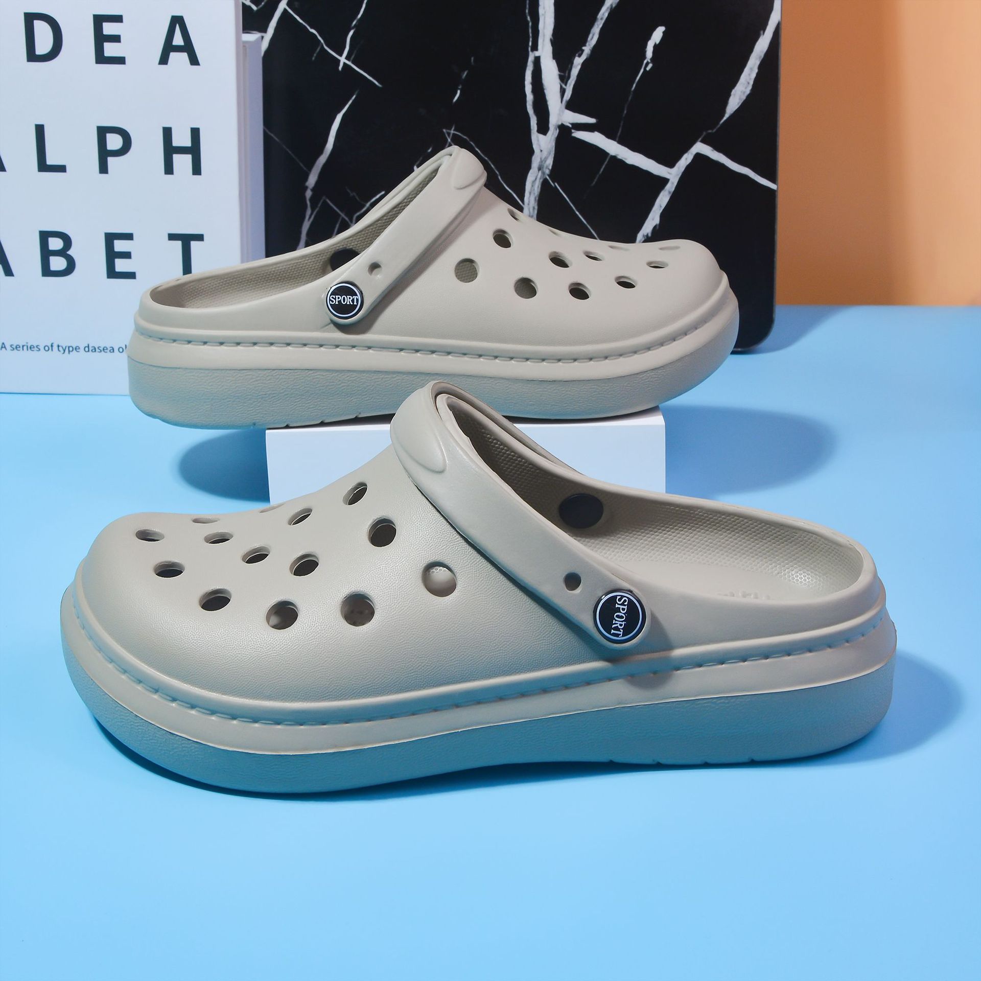 

Сандалии Baotou мужские носят пляжную спортивную садовую обувь летом, сандалии с мягкой подошвой, летние туфли с отверстиями для вождения для мужчин 45 серый