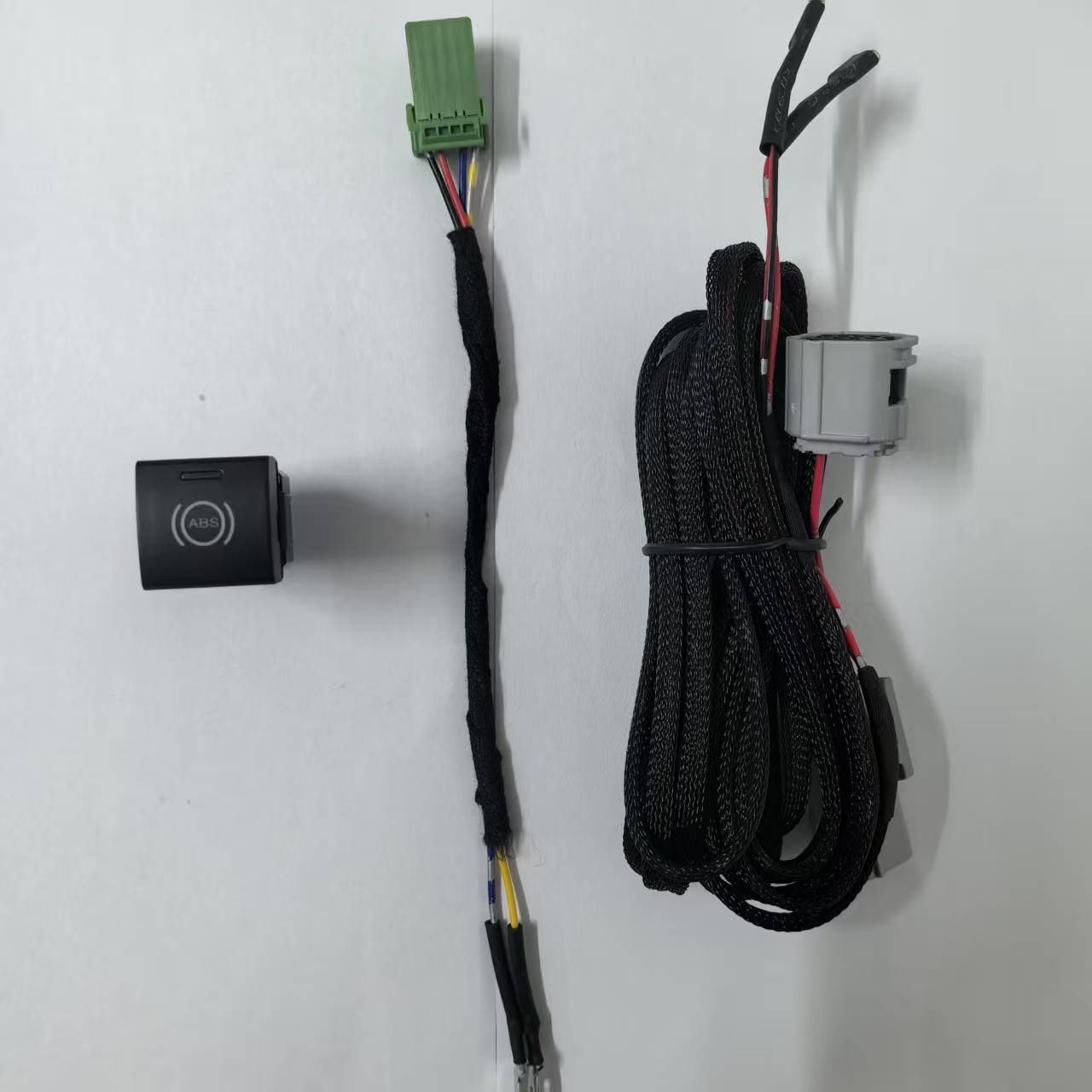 

ABS anti-slip switch for Toyota Land Cruiser 300 series ZX GR Sport ABS traction control switch ABS skid control switch