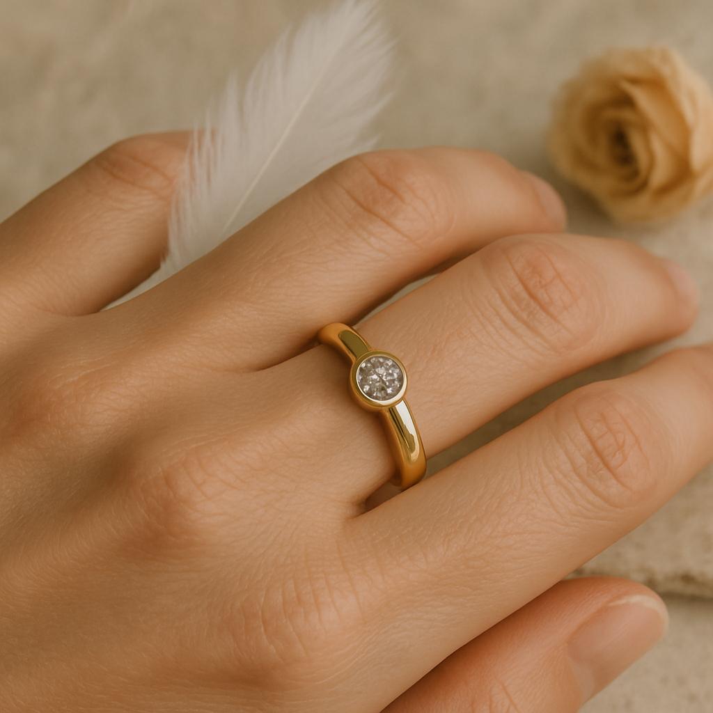 Okrągły pierścionek solitaire z cyrkonią sześcienną w oprawie bezelowej, platerowany żółtym złotem, srebro sterlingowe 925, minimalistyczna biżuteria zaręczynowa, prezent rocznicowy dla niej