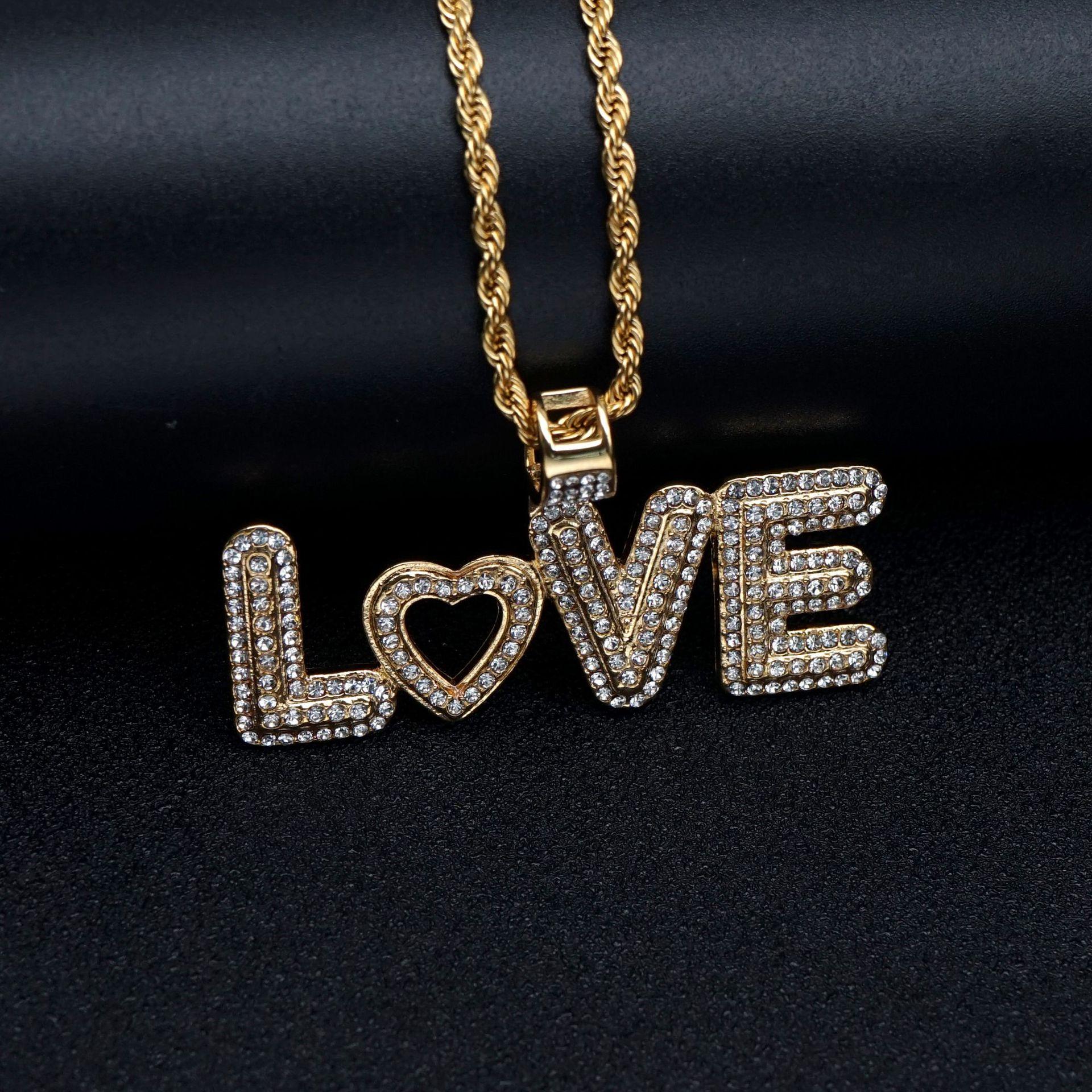 

Pendant New Hip Hop English Love Letter Trendy Men and Women Couple Necklace золотий