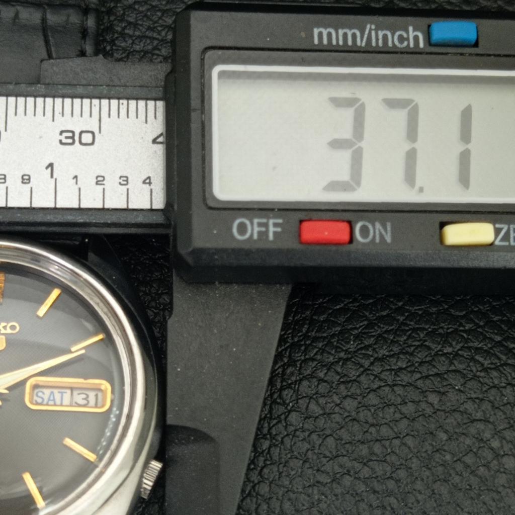 AUTOMATIC VINTAGE SEIKO 5 JAPAN 7009A MENS ORIGINAL DIAL WATCH A706993-1