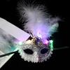 Partyzubehör LED leuchtende Maske Aufleuchtende Venedig Masken Maskenball Maske Feder Schmetterling Maske Geschenk