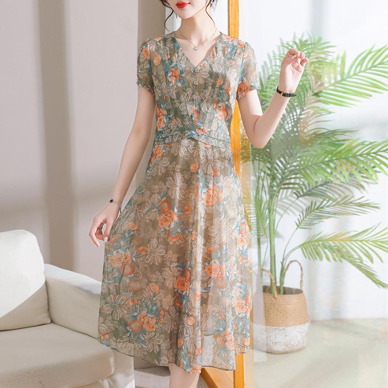 Mom's 40s-50s Summer Floral Chiffon Dress: Elegant, Elastic, New 2026 Style for Middle-Aged & Elderly Women