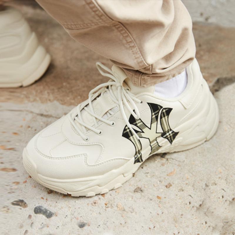 New MLB Big Ball Chunky New York Yankees Wear Resistant Lightweight Height Increasing Low Top Chunky Sneakers Unisex Beige 32SHCC011-50I