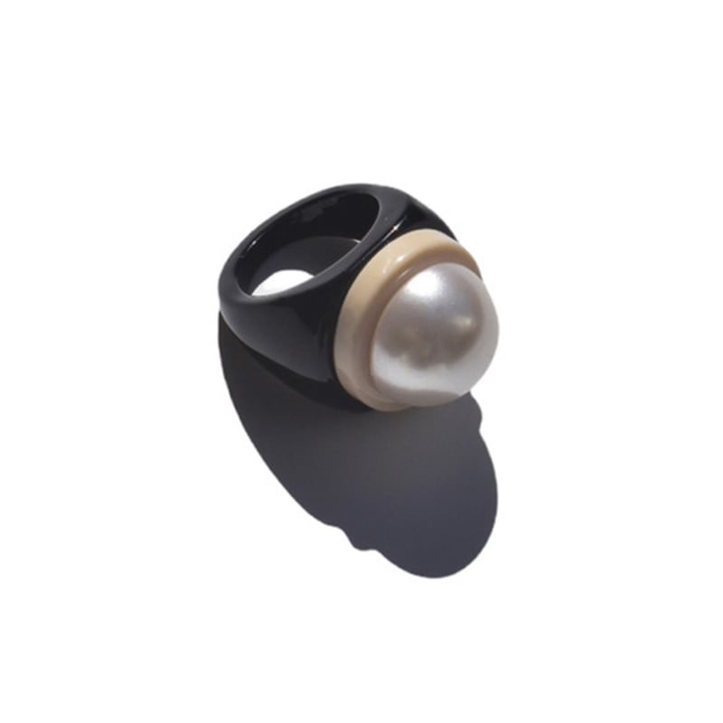 usite Pearl Oyster Ring (Black)