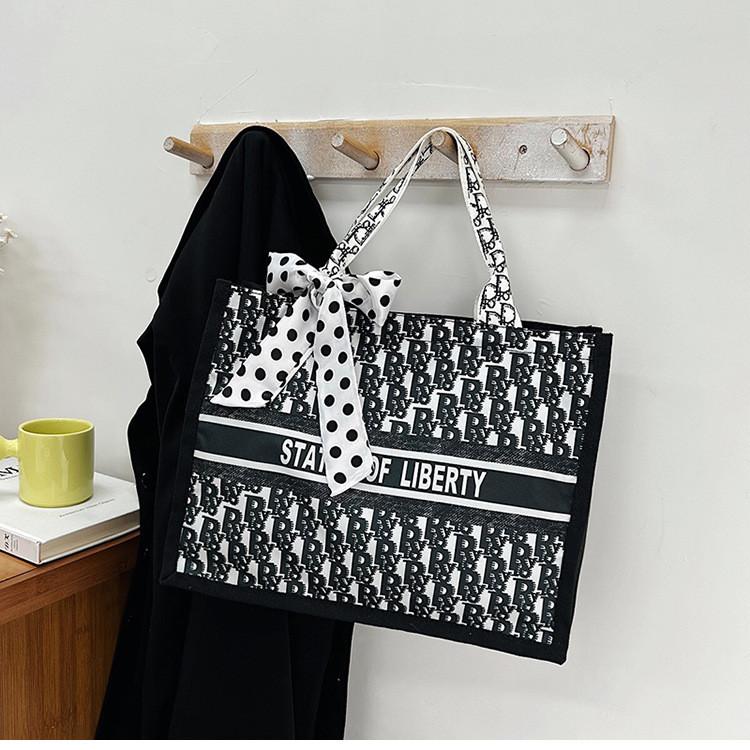 

2022 New Cotton And Linen Women s Bag Large Capacity Fashionable Mom Tote Bag Stylish And Trendy Student Shoulder Bag Black