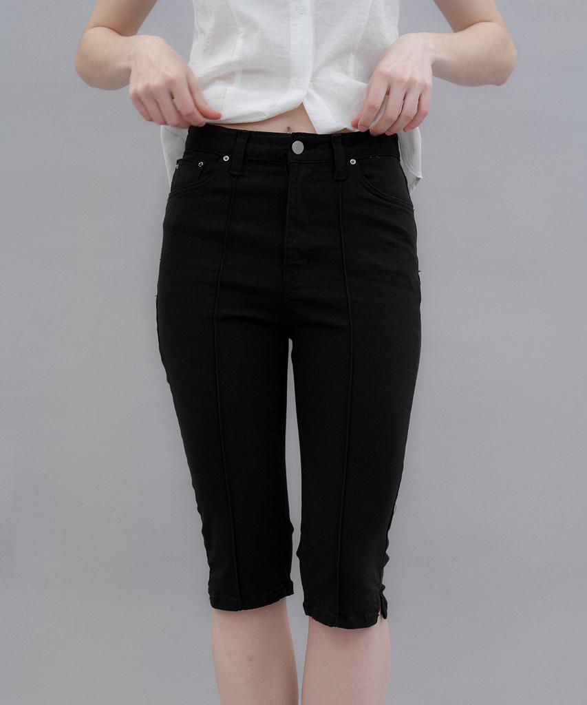 Aendeuel Slit Capri Pants - Black