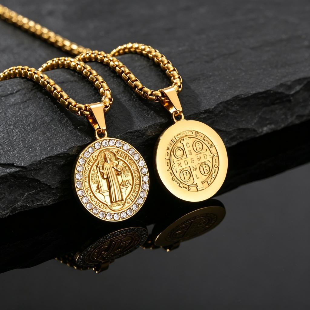 Luxus St. Benediktmedaille Halskette für Männer, Hip Hop Edelstahl Zirkonia Heiliger Benedikt Anhänger Halskette, Religiöser Schmuck
