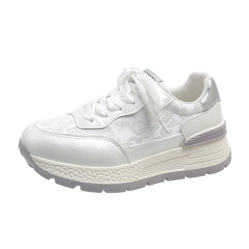 Chinesischer Satin Forrest Gump Schuhe Damen Frühling Neu Dicksohlige Kleine Lässige Sportschuhe