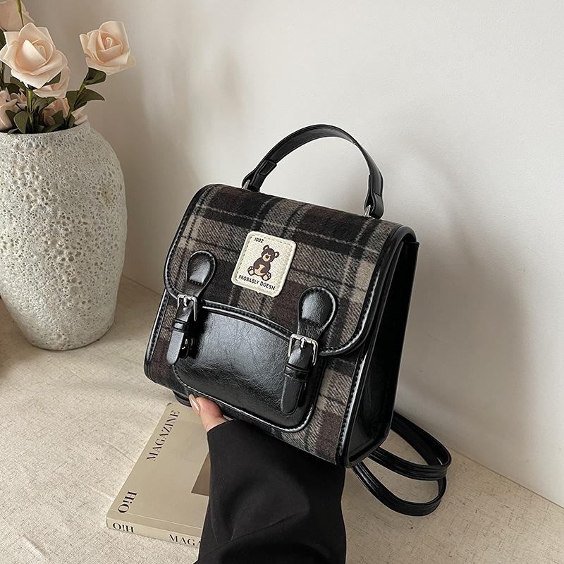 Autumn and winter niche backpack women's new commuter retro versatile backpack mini schoolbag