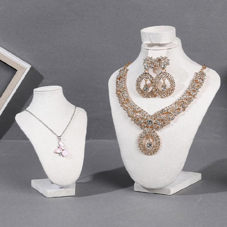 Anspruchsvoller Robuster Flusen Schmuck-Display-Büste Kleiner Halsketten-Display-Ständer mit Verstellbarem Haken für Merchandising