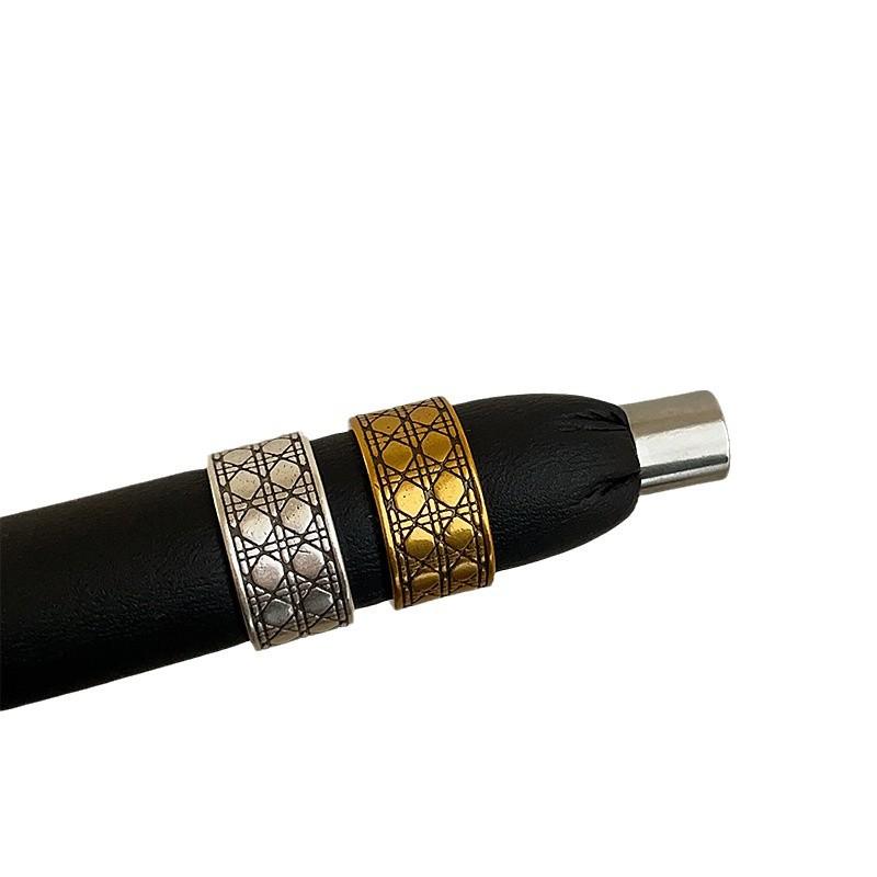 Retro And Old Rhombus Pattern Plaid Wide-Sided Ring For Women, Niche Design Sense, Unique Personality, Exquisite Versatile Ring Ring.