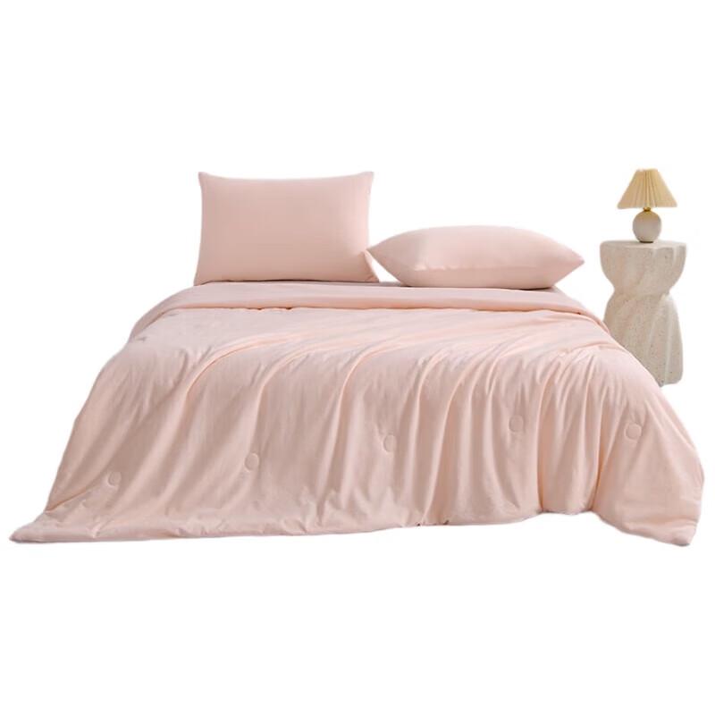 

Fang Wang Knitted Soft-Touch Summer Quilt