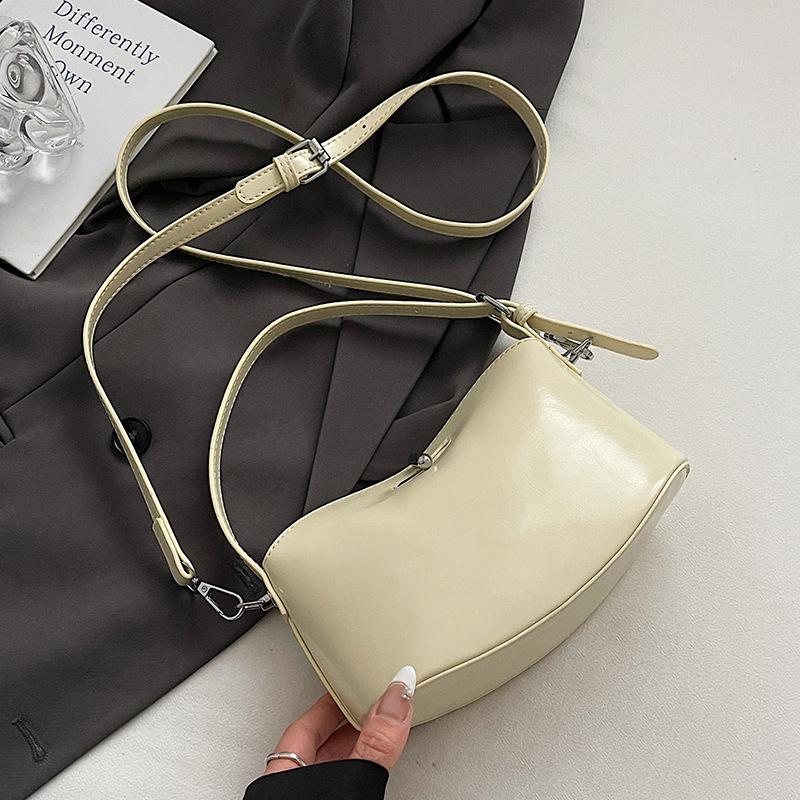 This Year's Super Fire, Simple and Fashionable Korean Handbag, Women's High-end Oil Wax Leather Fashion Versatile Commuter Messenger Bag