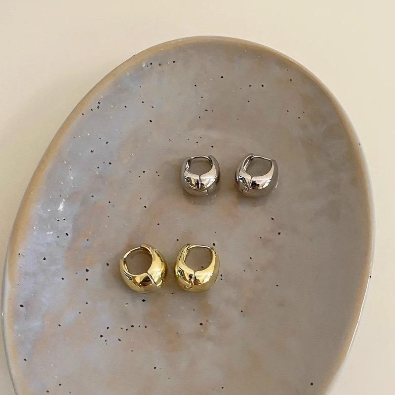 Silver Minimalist Style Stud Earrings, Cool and Sophisticated, Small and Unique Design, Retro-style Earrings