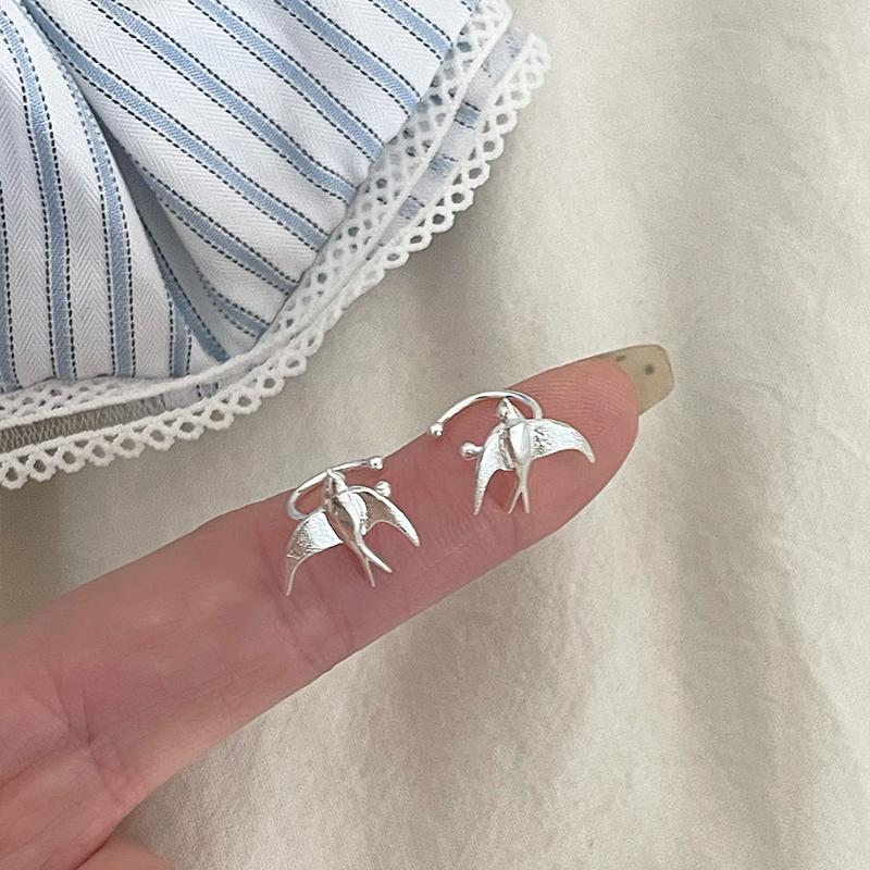 

Temperament Animals Birds Clip Earrings for Women Charm Silver Color Stainless Steel Swallow Fake Piercing Ear Cuffs Jewelry срібний