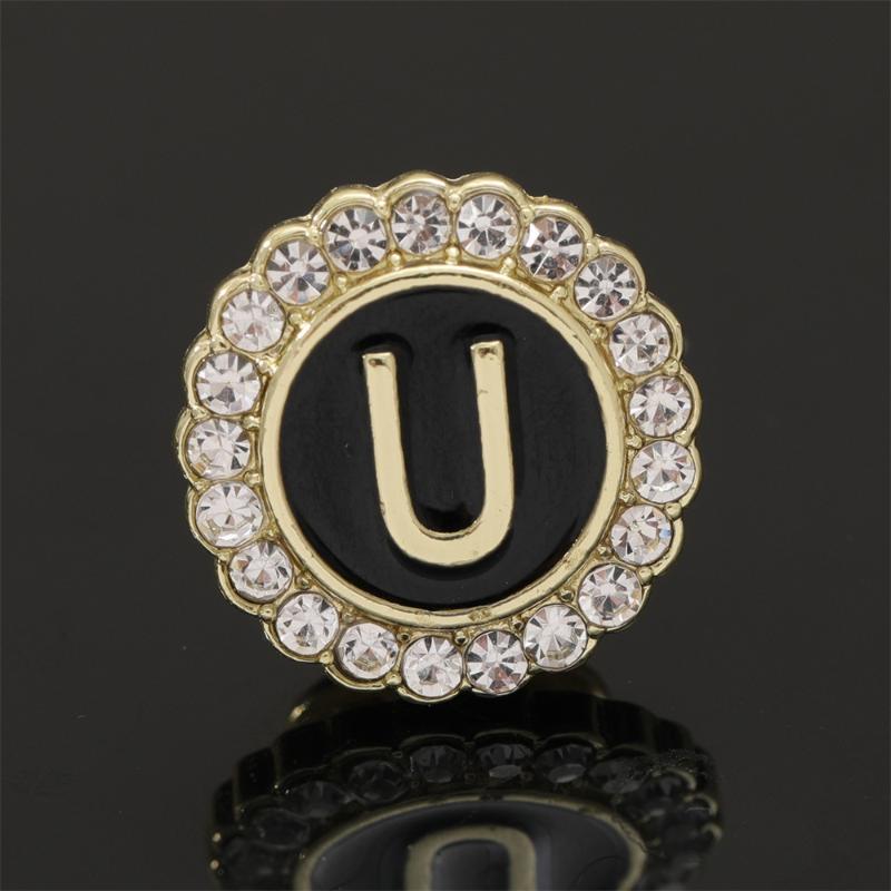 26 Alfabet Okrągłe Przypinki Inicjały Angielskie A-Z Złote Broszki Dla Kobiet Mężczyzn Dziewcząt Odznaki na Kołnierz Biżuteria Prezent