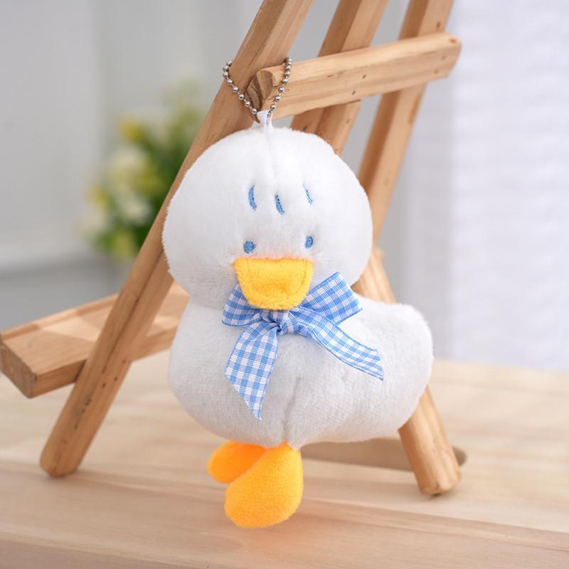 

Charming Little Duck Plush Toy Bag Pendant Soft Key Holder Cute Duckling Charm білий