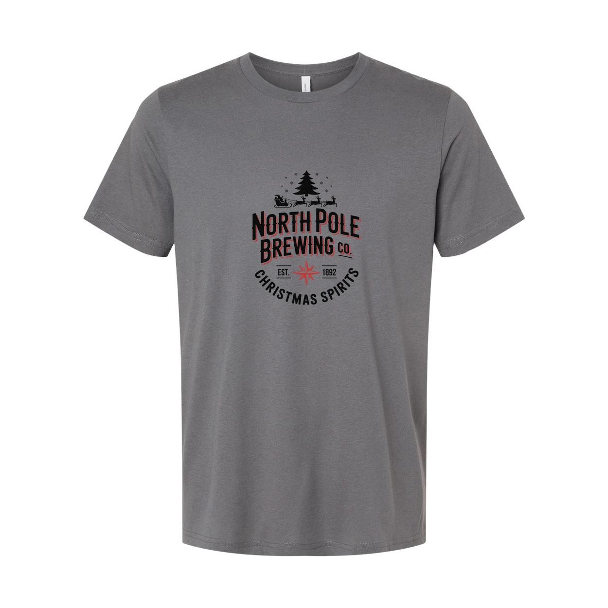 

Рождественская футболка унисекс от North Pole Brewing Co с праздничным дизайном логотипа XL