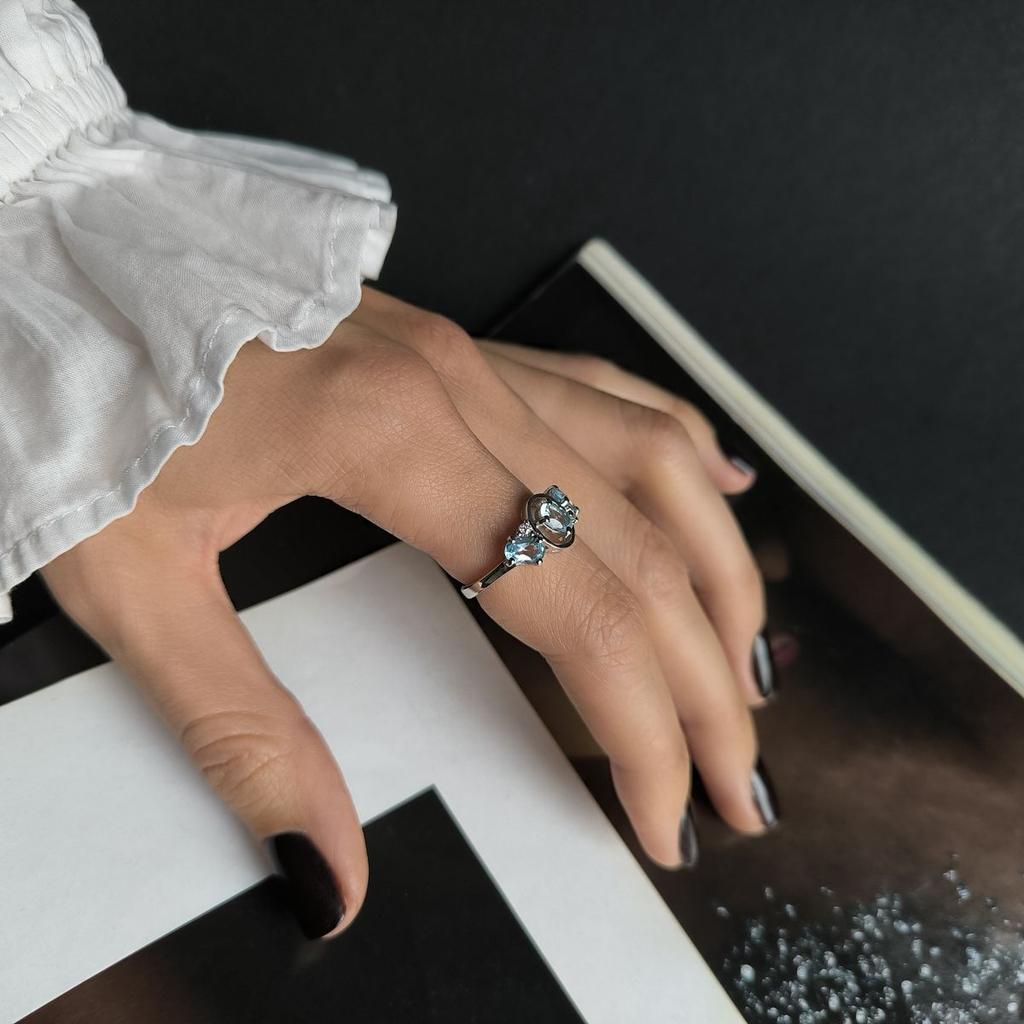 Серебряное кольцо с натуральным топазом 1.707ct, вес изделия 3 гр (2194521)