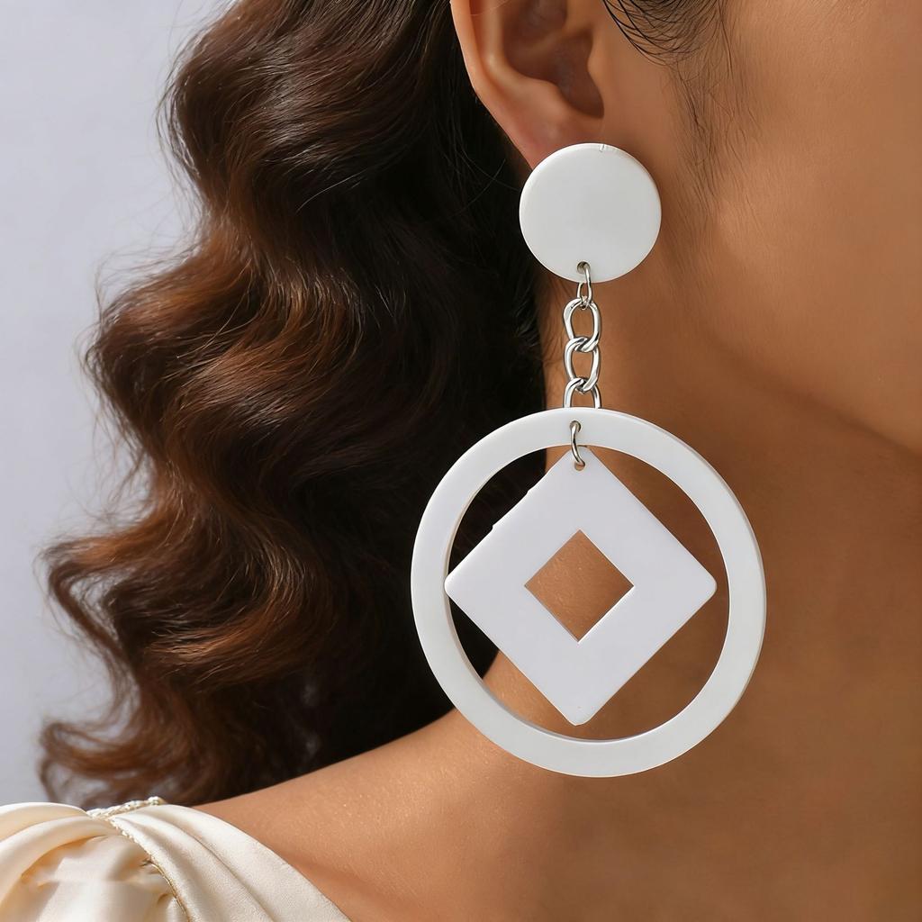 Large Exaggerated and Sexy Big Circle Earrings, Earclips and Hipster Party Accessories On The Streets of Europe, America, Japan and Korea