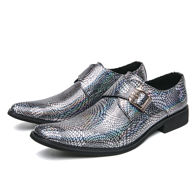 Silver Demon Pointed Toe Leather Shoes: Color-Changing, Trendy Casual Footwear for Men, Perfect for Nightclubs and All Seasons.