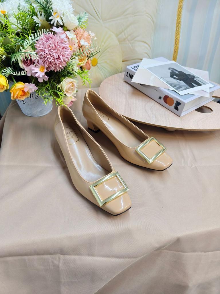 Anti-slip Shoes: Square Toe, Shallow Opening, Low Heel, Horseshoe Heel, Flat Single Shoe