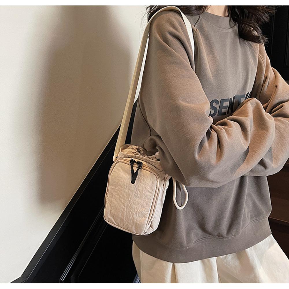 Niche design new oblique span shoulder kettle bag mobile phone bag waterproof yoga bag running sports outdoor portable bag
