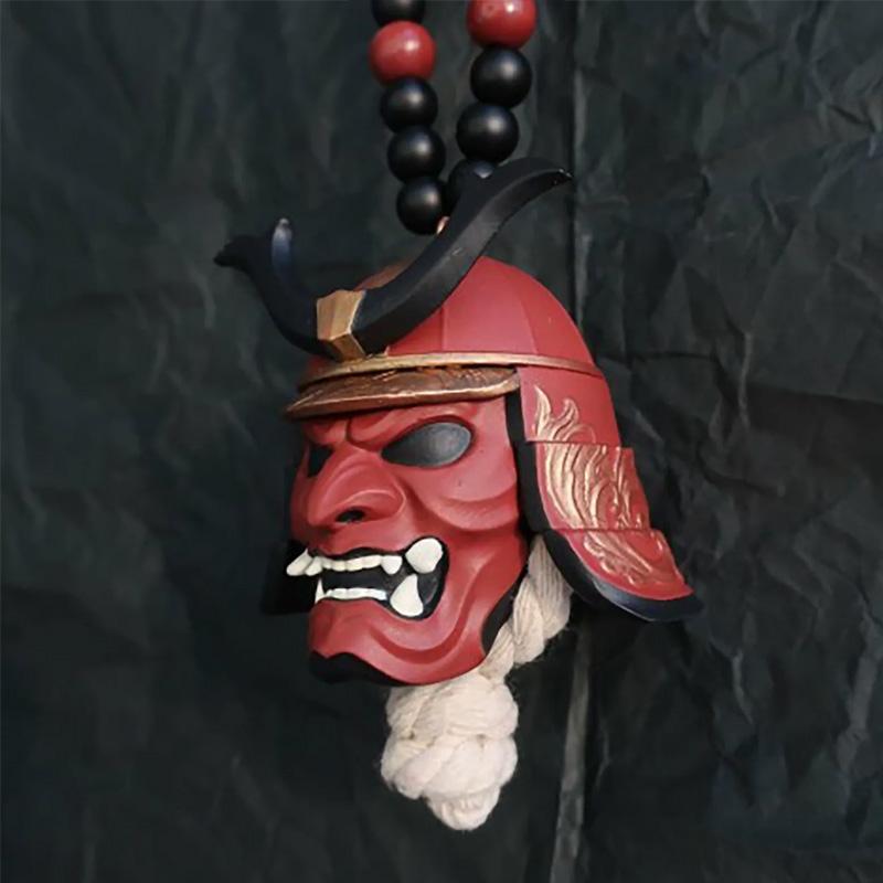 1ks Autopříslušenství Strašidelný Závěsný Přívěsek Pryskyřice Japonský Samurajský Amulet Zpětné Zrcátko Helma Kabuto Auto Ozdoba