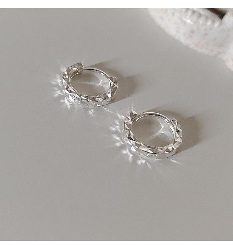S999 Sterling Silver Carved Ear Studs: Sparkling, Simple Luxury Hoops for Women, Sweet & Cool Style Pure Silver Earrings
