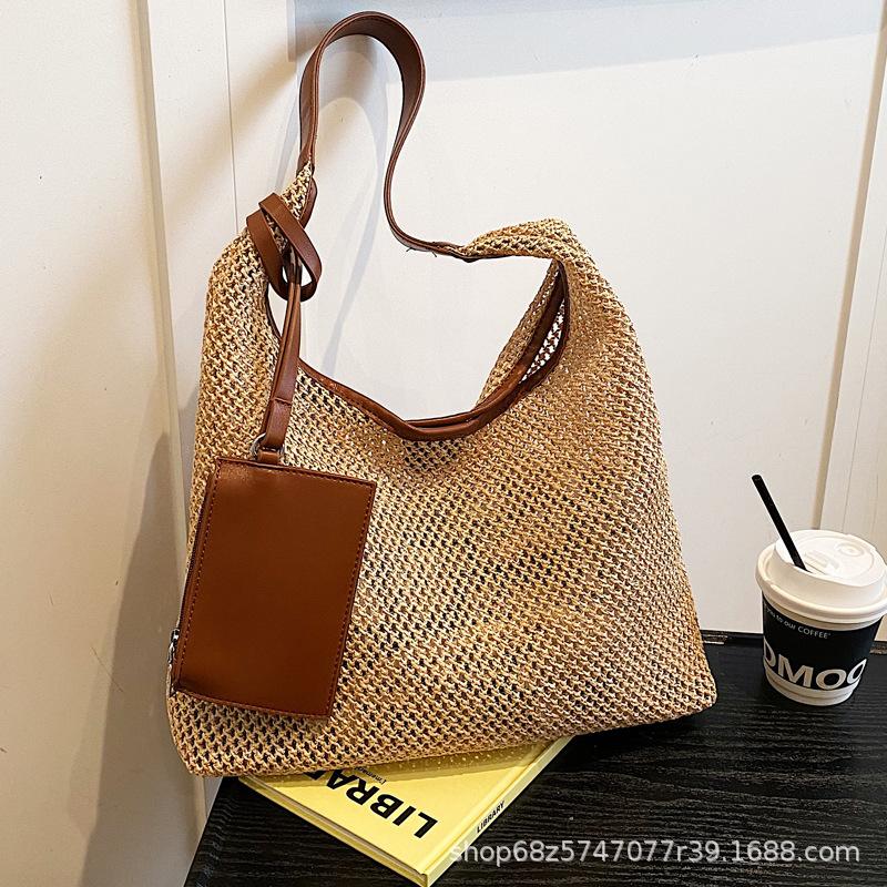 Summer large-capacity woven underarm bag women's 2025 new casual fashion straw bag seaside vacation shoulder bag