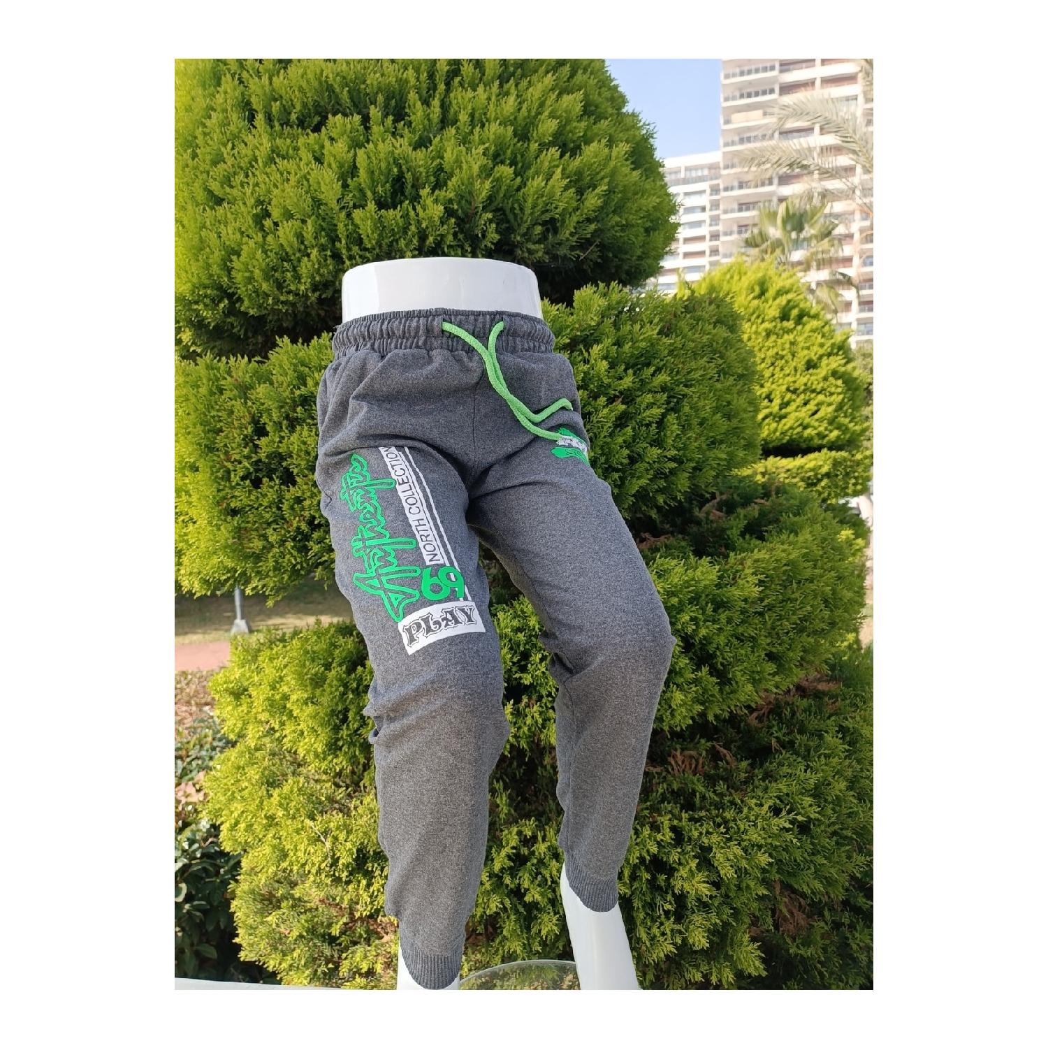 

Приготовьтесь к игре с детскими спортивными костюмами Six Play Soccer 6 YAŞ