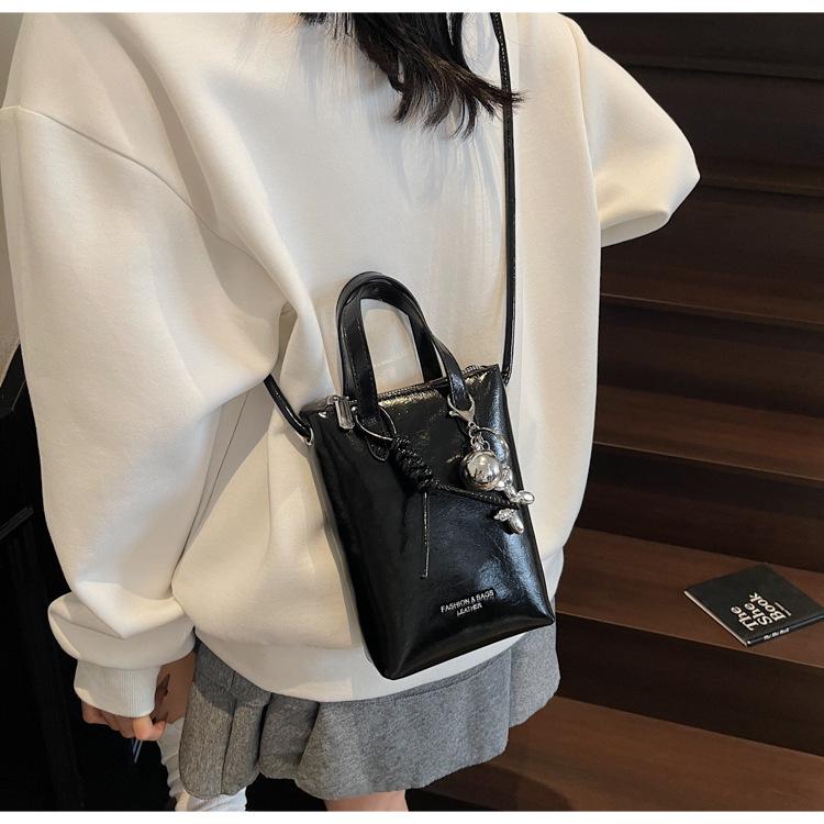 2025 Women's Mini Crossbody Bag – Lipstick Phone Carrier & Trendy Fashion Accessory