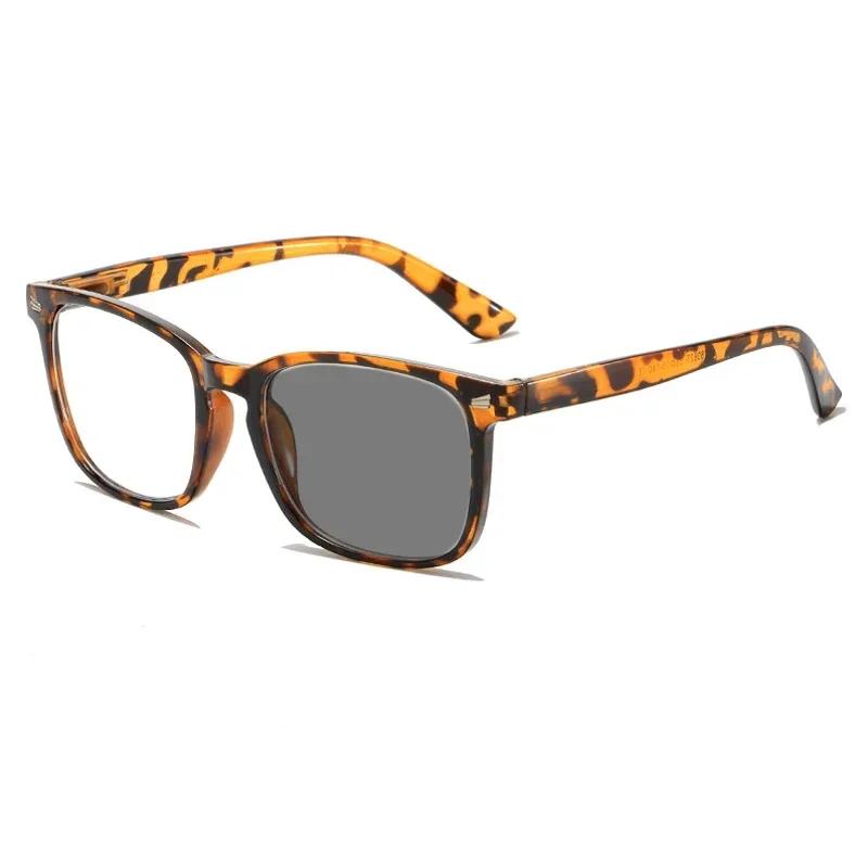 Retro Anti Blue Light Presbyopia Photochromic Glasses High-definition Color Changing Glasses New Elderly Reading Glasses for daily use