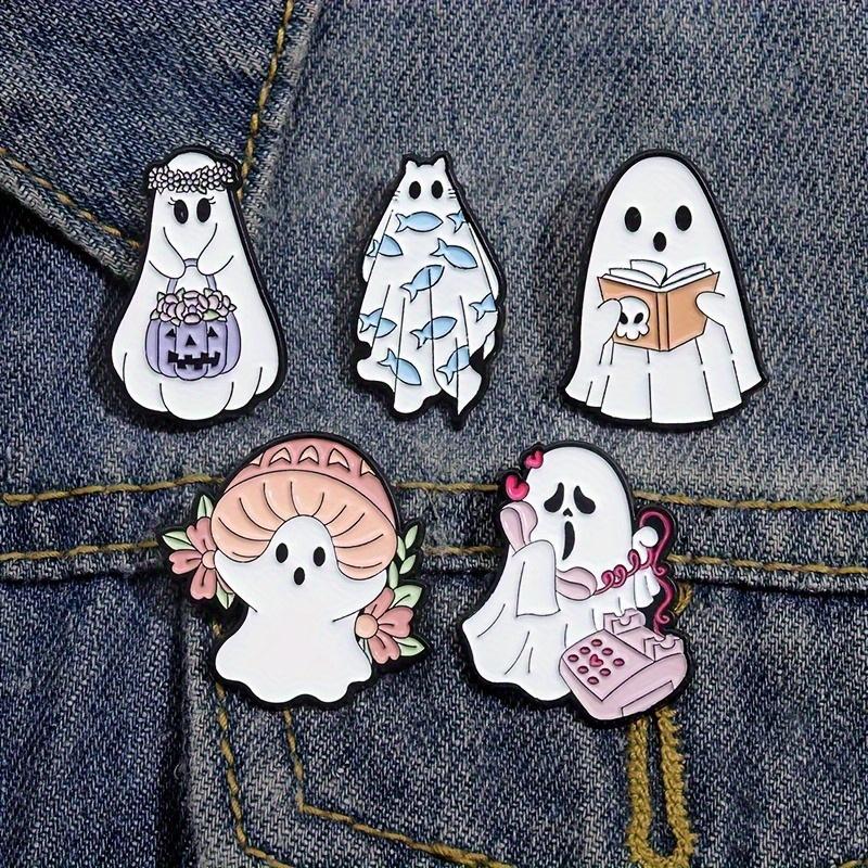 5pcs Ghost Shape Brooch Set Cute Lovely Cartoon Anime Pin Brooch Set For Women Halloween Clothings Decoration