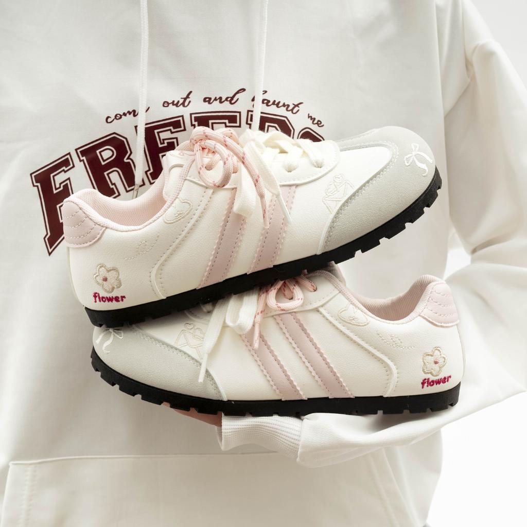 Uformelle flate sko Koreansk stil Mote Damesko Allsidige fritidssko Nisjedesign Hvite sko