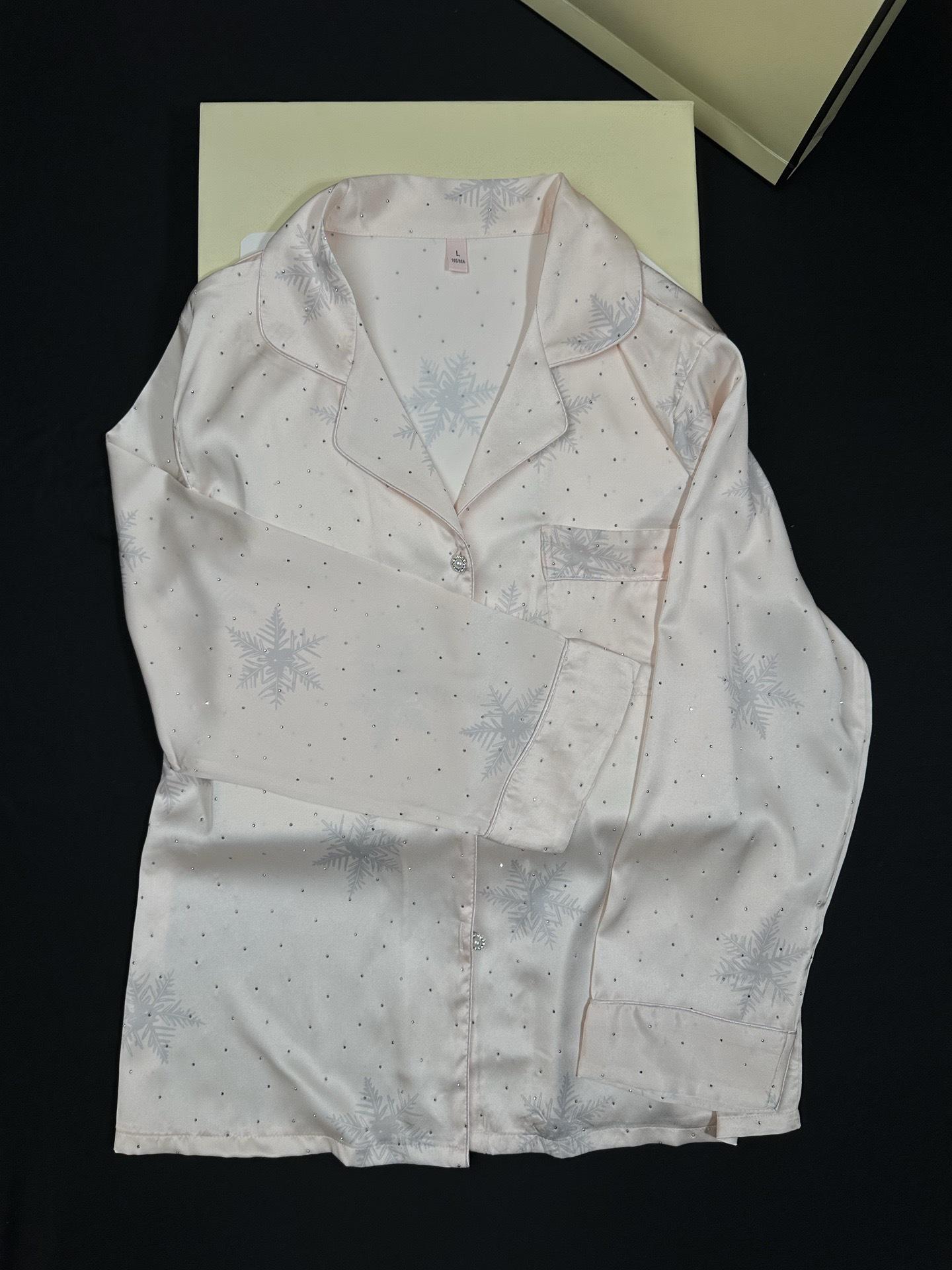 

Korean Style Ice Silk Women s Pajamas with Snowflake Rhinestones - Festive, Fashionable & High-End L