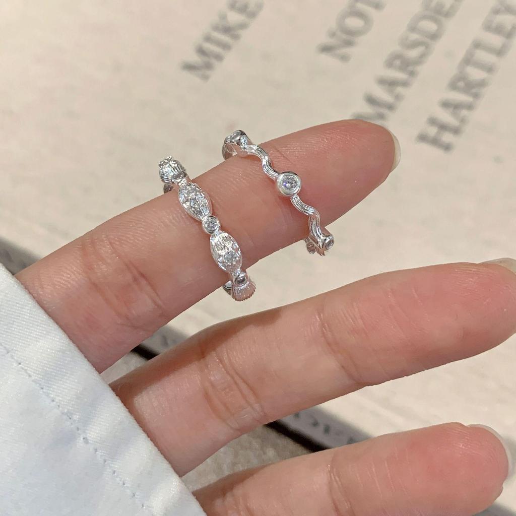 Vielseitiger Geometrischer Wellenring: Verstellbarer Wassertropfen Stapelbar für Trendigen Damen-Zeigefinger.