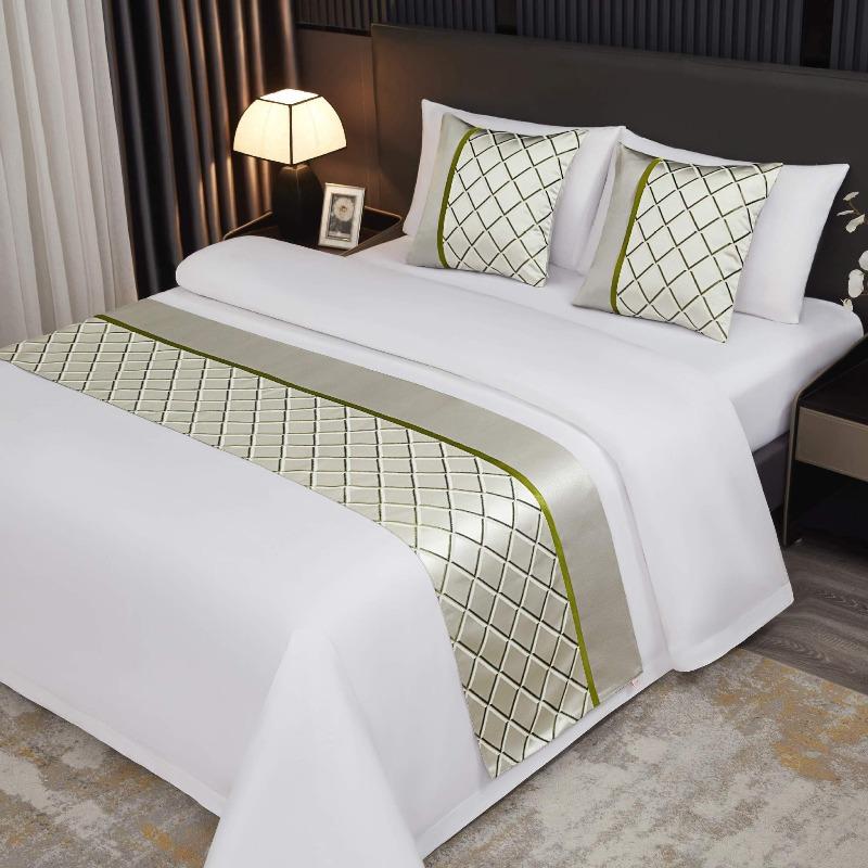 Light Luxury High-end Hotel Bed Flags Vintage Decorative Scarves Bedding Same Style Pillowcase European Style Wedding Room Home Decorat Bed Tail Towel