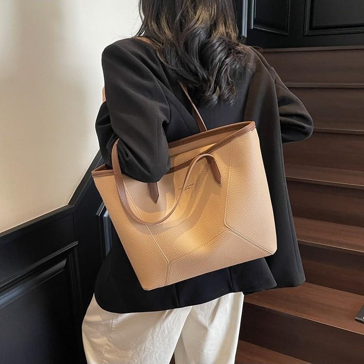 Large Capacity Bag Women's Summer 2025 New Simple and Versatile Shoulder Bag Popular Tote Bag