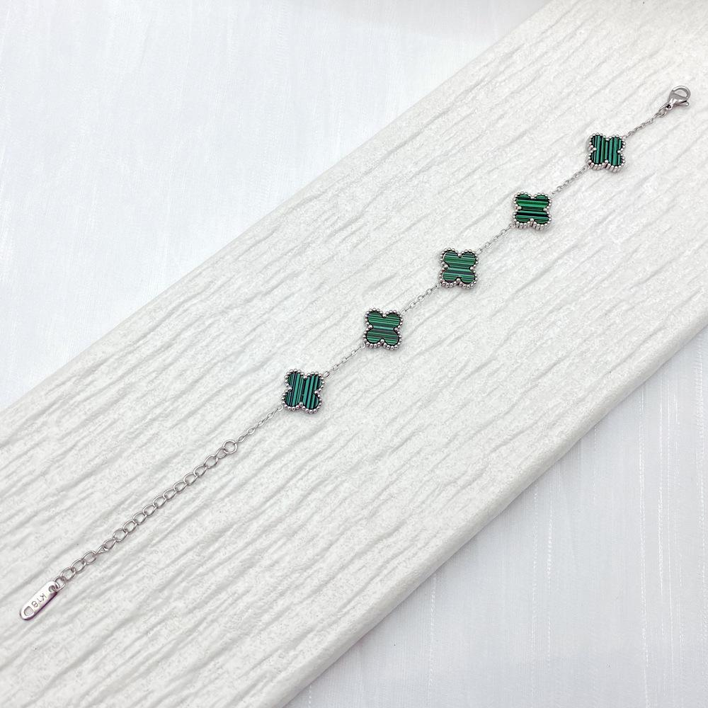 13mm Yüksek Kaliteli Solmaz Titanyum Çelik Dört Yapraklı Yonca Bileklik Kadın Yüksek Kaliteli Moda Bileklik